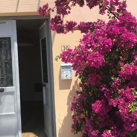 Appartement Central Des Terres Chaudes Proche Bord De Mer ม็องตง ภายนอก รูปภาพ