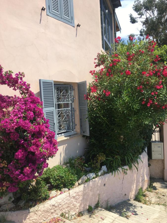 Appartement Central Des Terres Chaudes Proche Bord De Mer ม็องตง ภายนอก รูปภาพ