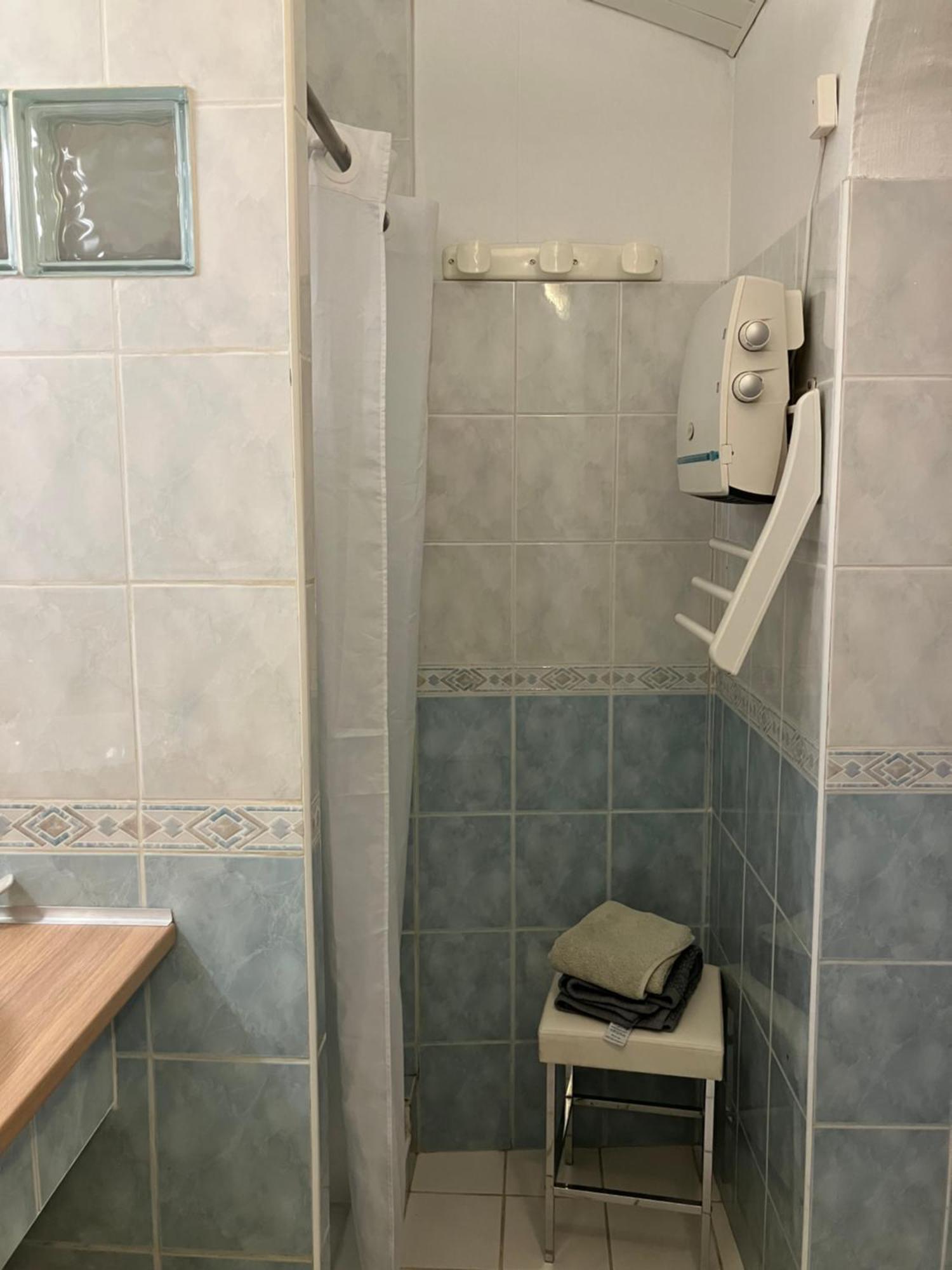 Appartement Central Des Terres Chaudes Proche Bord De Mer ม็องตง ภายนอก รูปภาพ