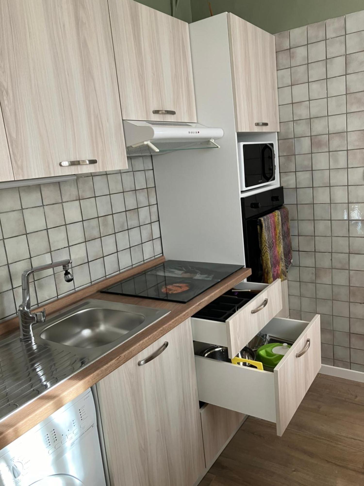 Appartement Central Des Terres Chaudes Proche Bord De Mer ม็องตง ภายนอก รูปภาพ