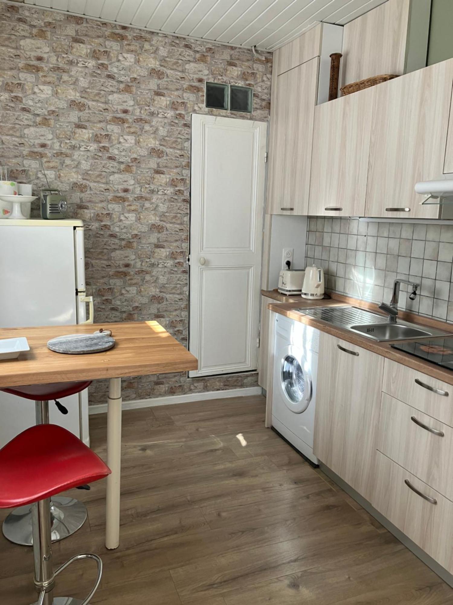 Appartement Central Des Terres Chaudes Proche Bord De Mer ม็องตง ภายนอก รูปภาพ