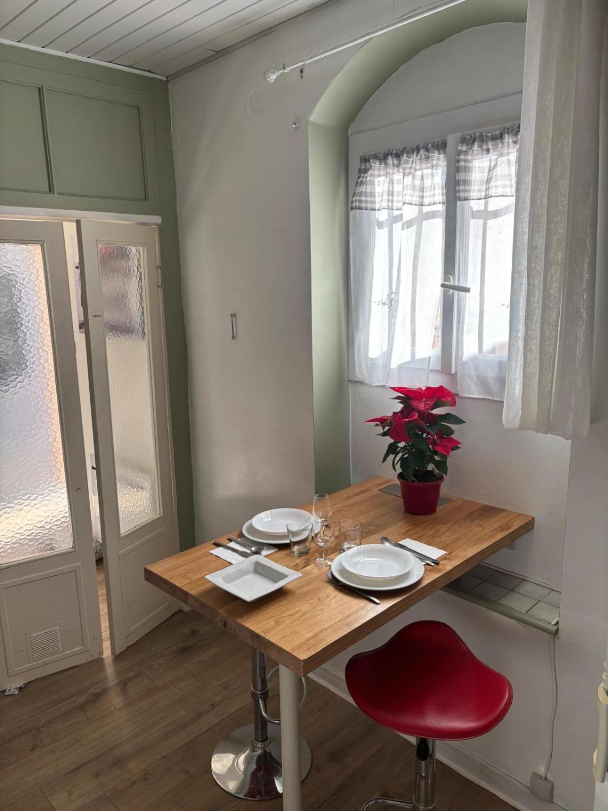 Appartement Central Des Terres Chaudes Proche Bord De Mer ม็องตง ภายนอก รูปภาพ
